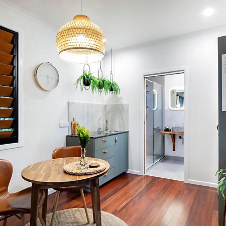 Airlie Beach Eco Cabins - Adults Only Exteriör bild