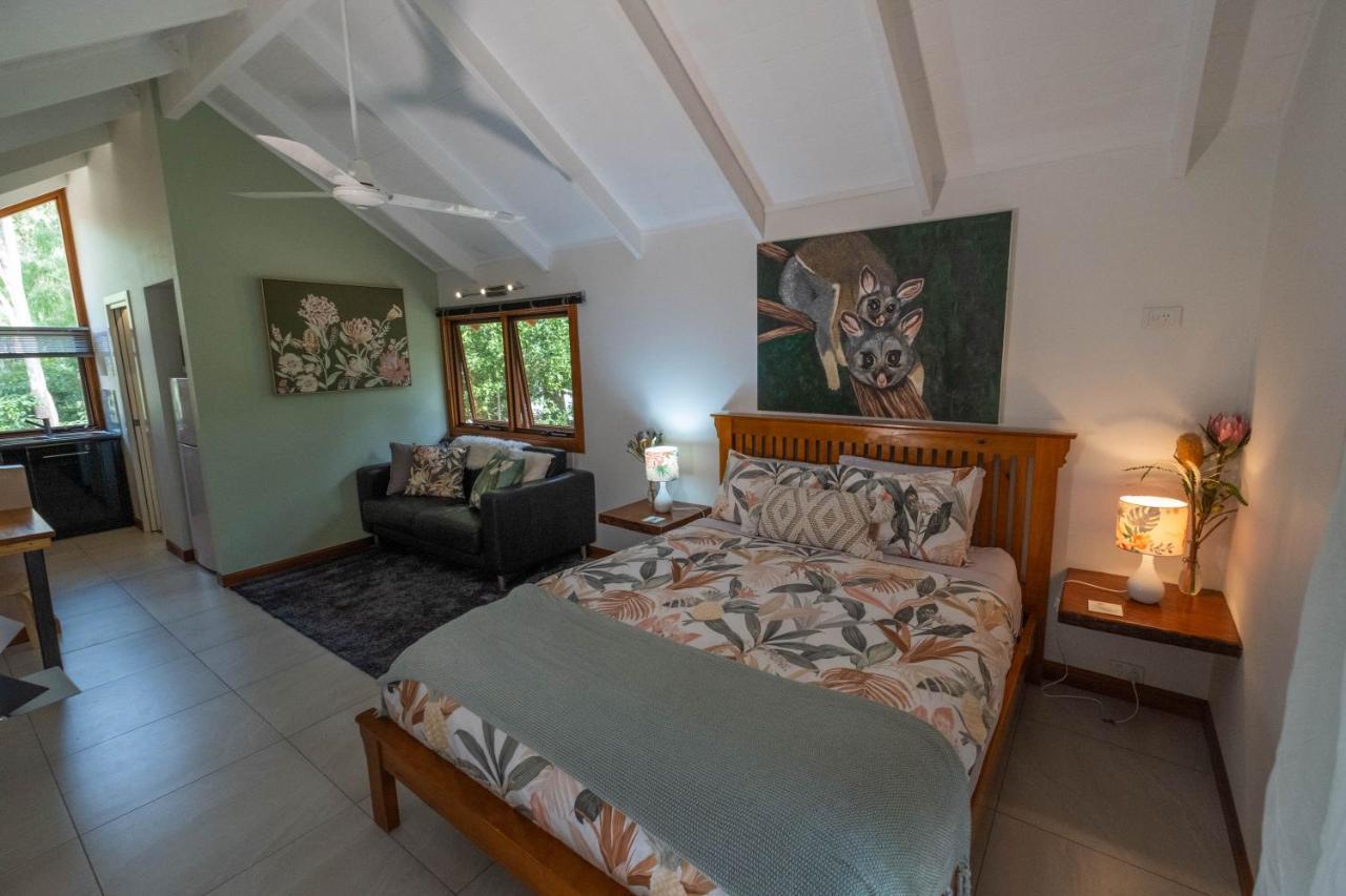 Airlie Beach Eco Cabins - Adults Only Exteriör bild