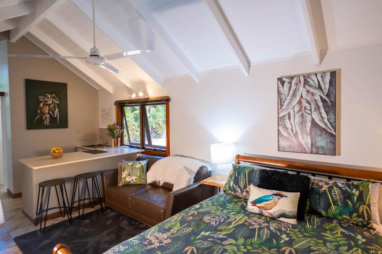 Airlie Beach Eco Cabins - Adults Only Exteriör bild