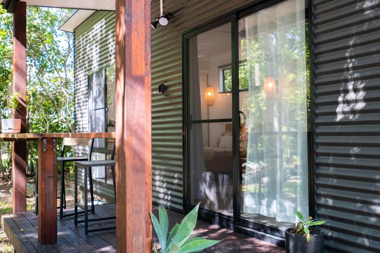 Airlie Beach Eco Cabins - Adults Only Exteriör bild