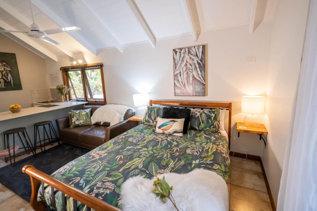 Airlie Beach Eco Cabins - Adults Only Exteriör bild