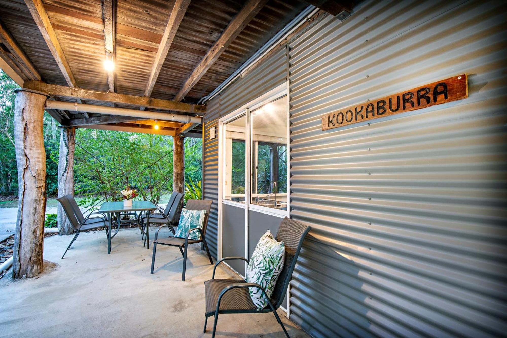 Airlie Beach Eco Cabins - Adults Only Exteriör bild