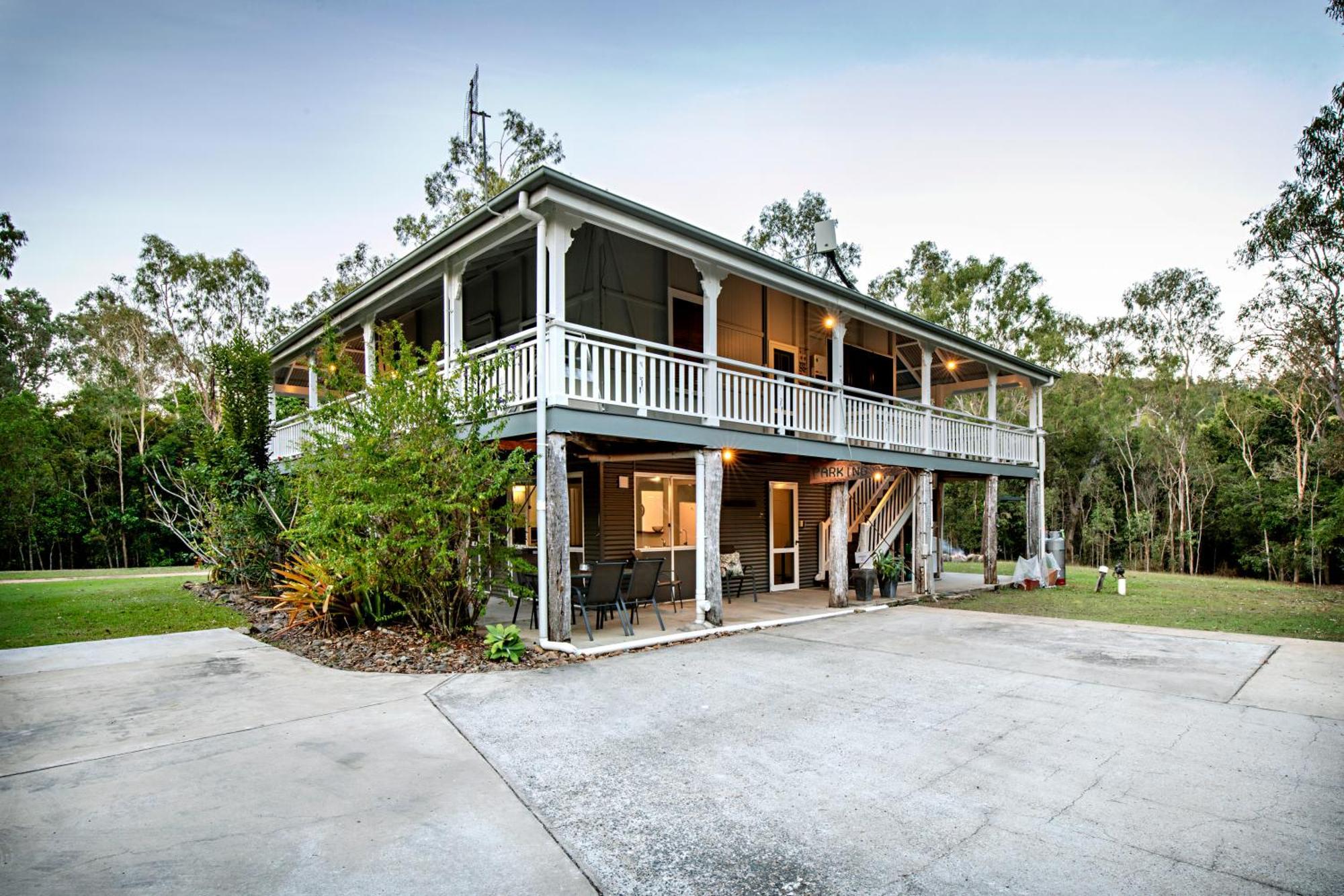 Airlie Beach Eco Cabins - Adults Only Exteriör bild