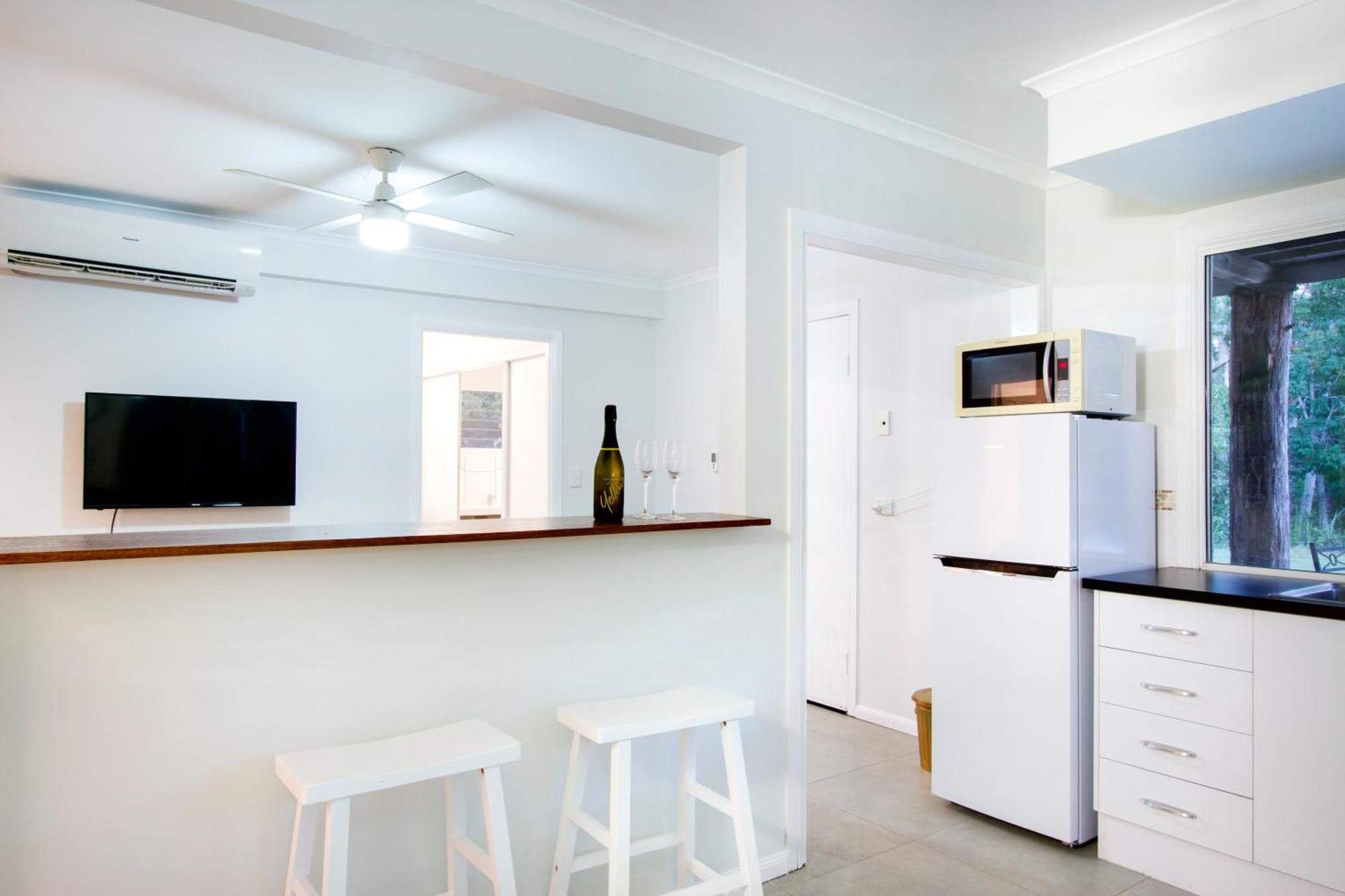 Airlie Beach Eco Cabins - Adults Only Exteriör bild
