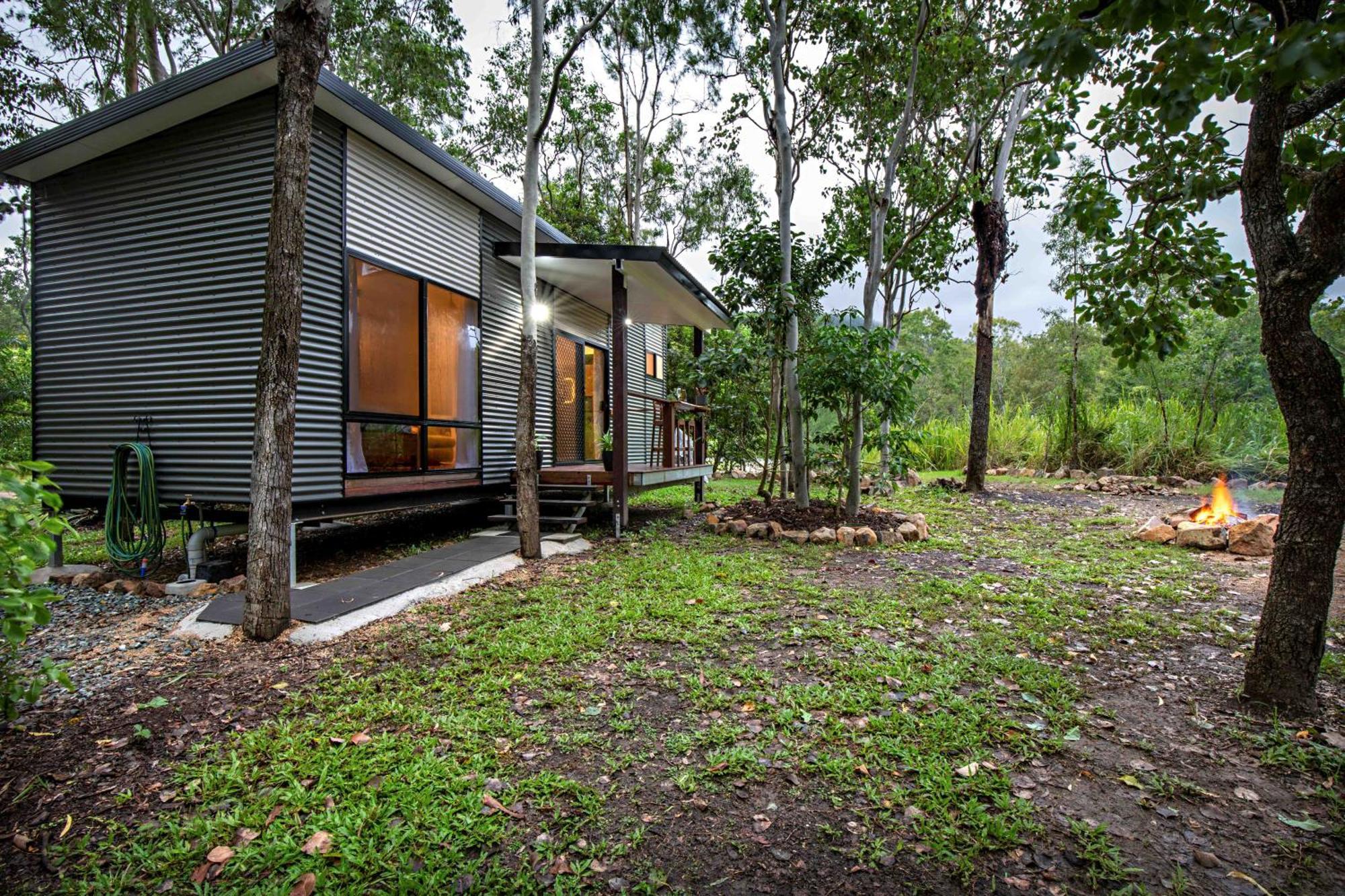 Airlie Beach Eco Cabins - Adults Only Exteriör bild